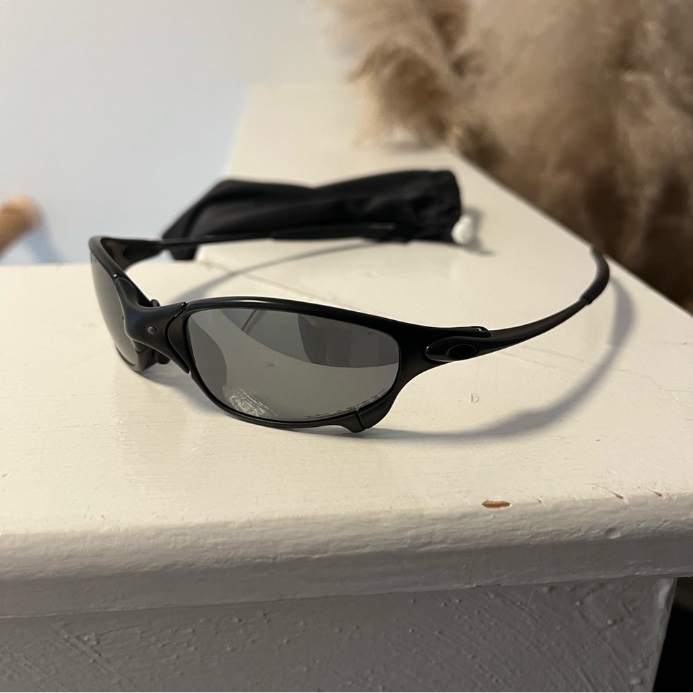 Oakley Juliet / Carbon / Polarized Black Iridium